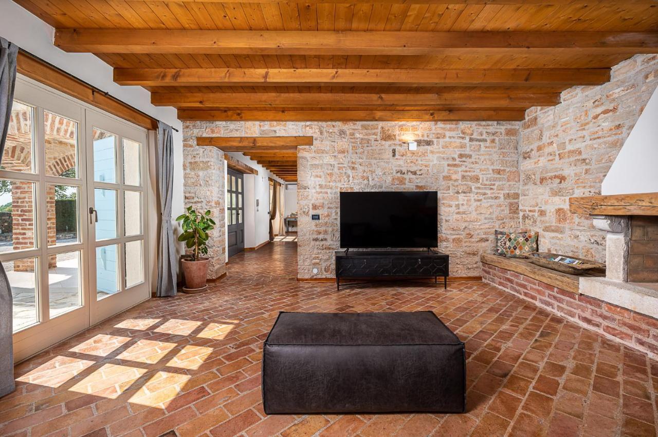 Villa Paolina With Hot Tub Višnjan 外观 照片
